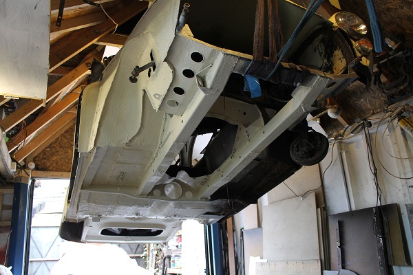 underside stone chipped..jpg