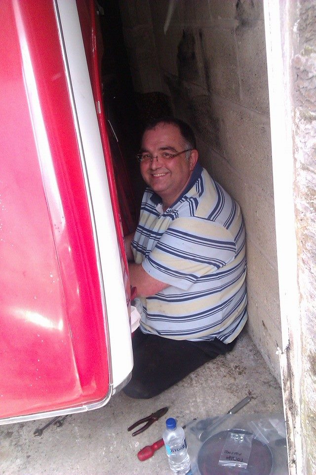 Fatbloke in a lock up.jpg